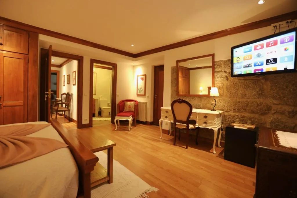 Queen Room with Pool View